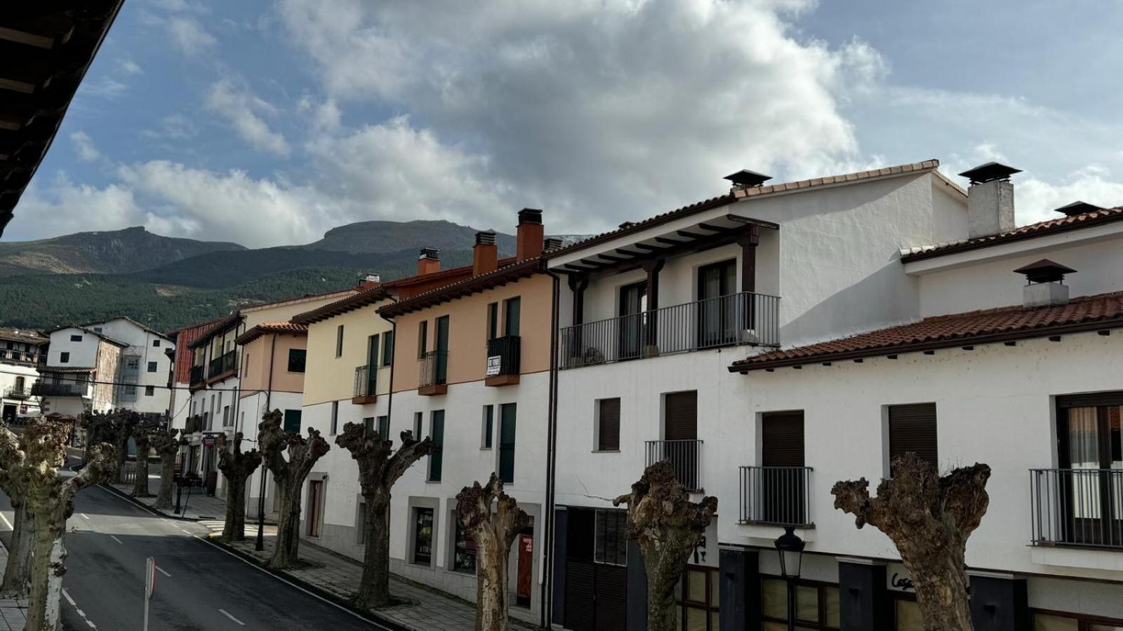 Hospedium Hotel La Fuente Candelario Exterior foto