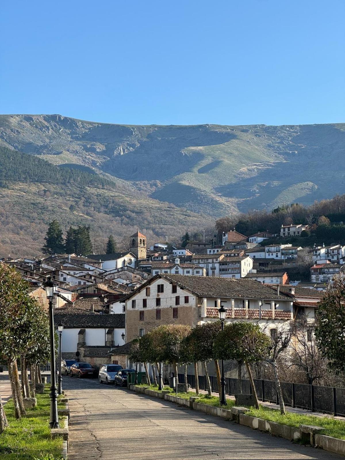 Hospedium Hotel La Fuente Candelario Exterior foto