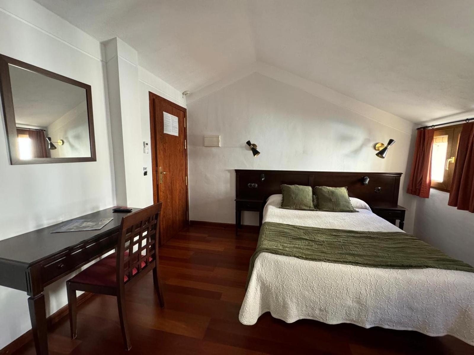 Hospedium Hotel La Fuente Candelario Exterior foto