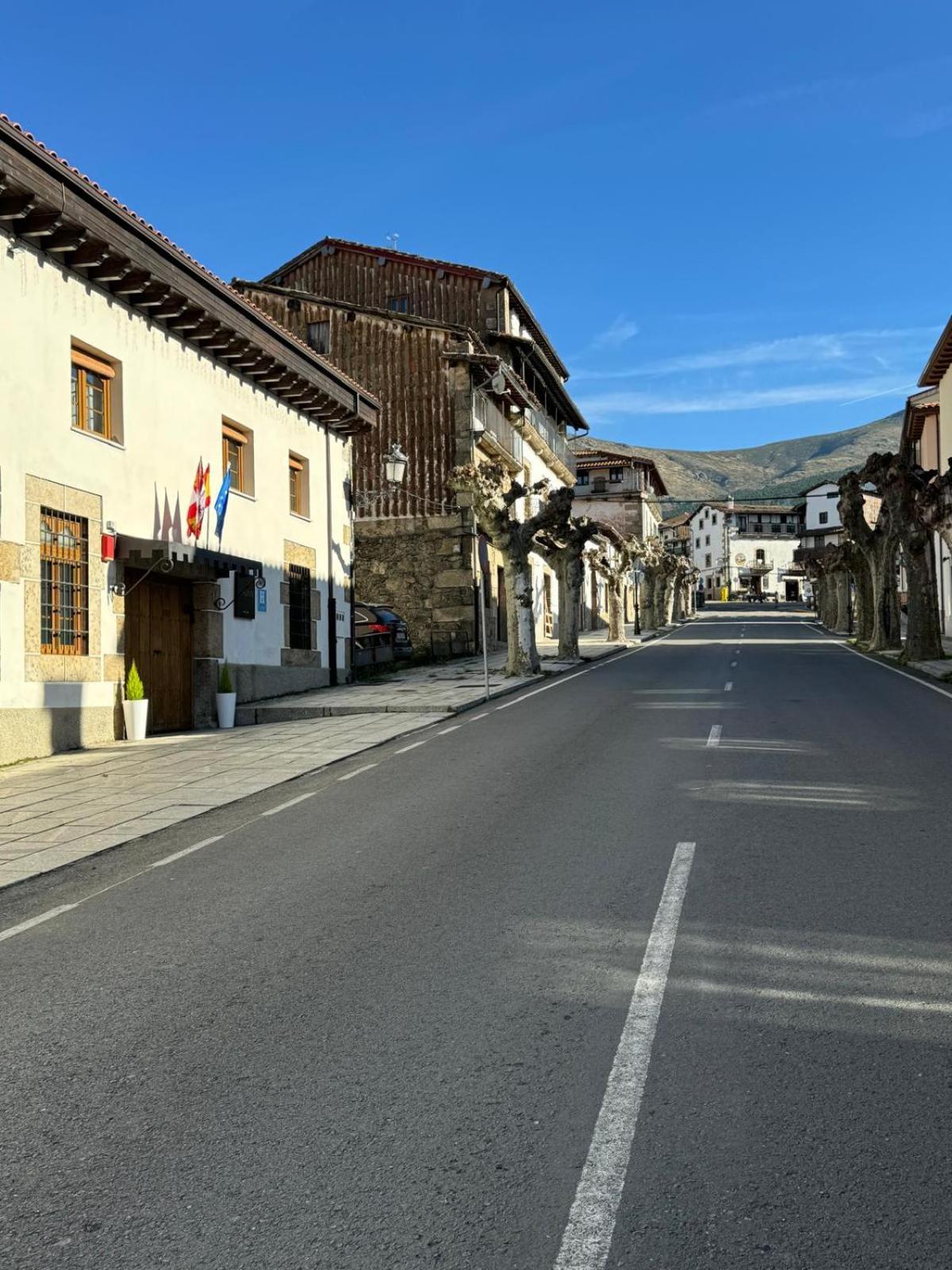 Hospedium Hotel La Fuente Candelario Exterior foto