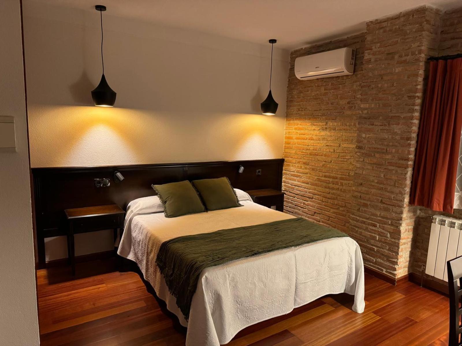 Hospedium Hotel La Fuente Candelario Exterior foto